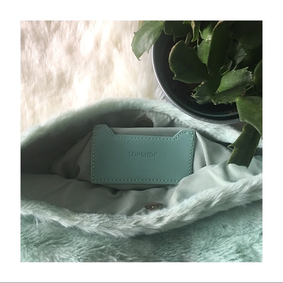 NWT TopShop Blue Green Faux Fur Rolled Clutch - Picture 4 of 5
